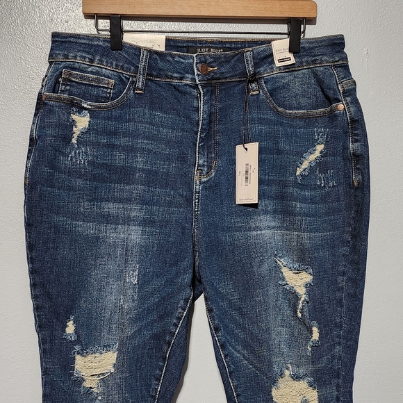 JUDY BLUE Chevelle Hi-Rise Cuffed Distressed Capri Jeans Womens Plus 16W - Picture 3 of 12